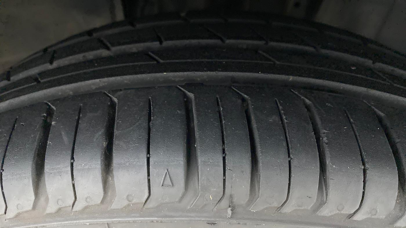 2022 Renault TRIBER 1.0 RXZ, Petrol, Manual, 8,336 km, Right Front Tyre Tread