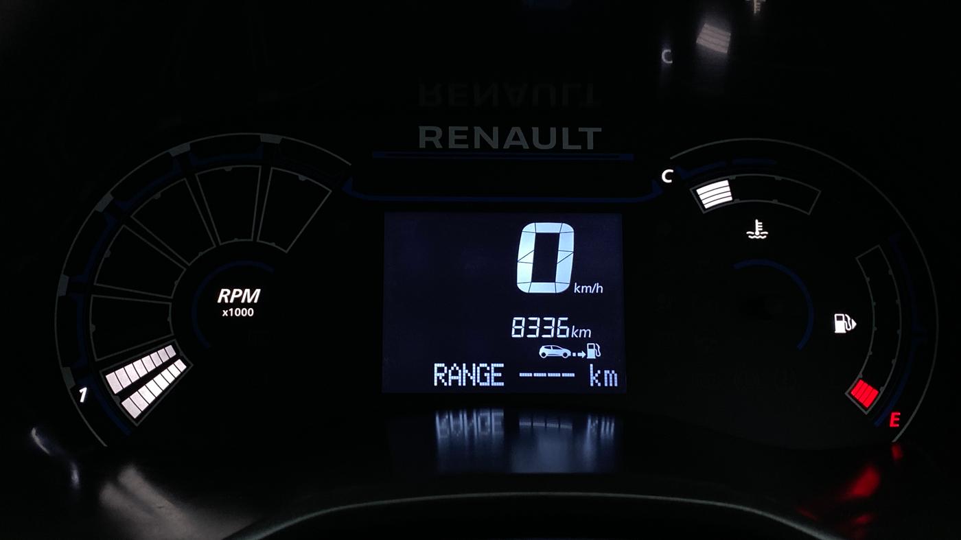 2022 Renault TRIBER 1.0 RXZ, Petrol, Manual, 8,336 km, Odometer Image