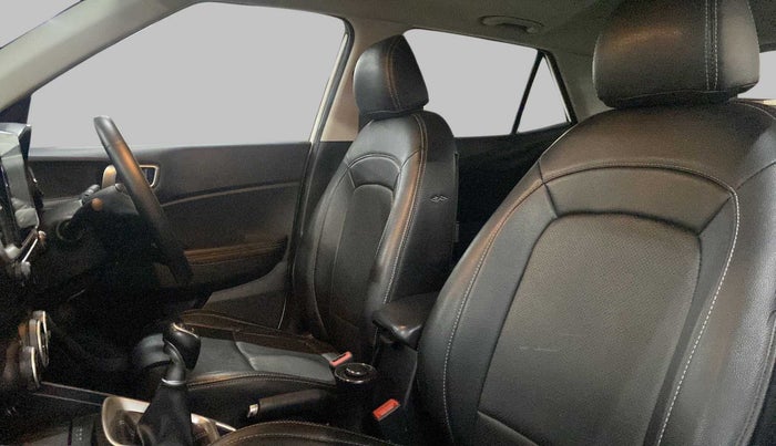 2019 Hyundai VENUE SX 1.0 (O) TURBO, Petrol, Manual, 39,639 km, Right Side Rear Door Cabin