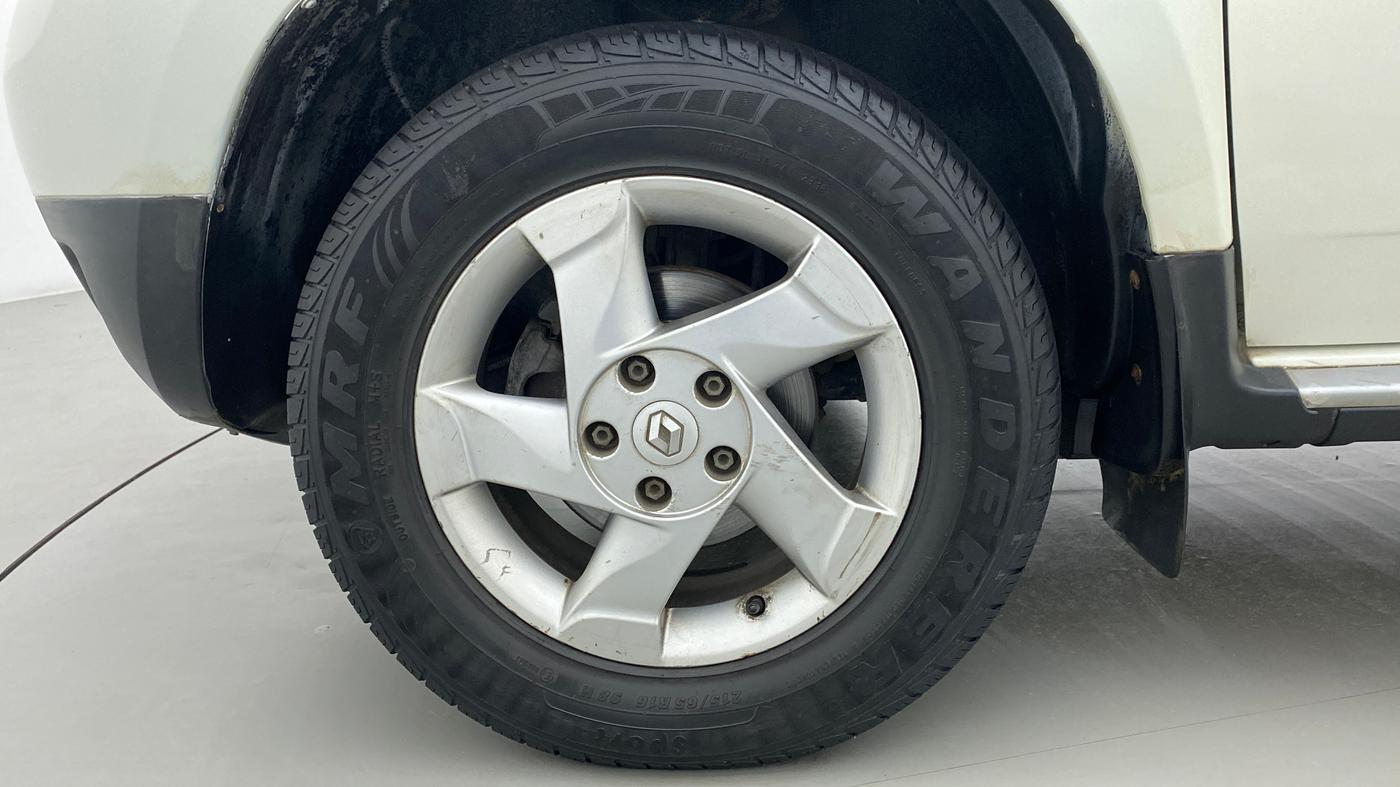 2013 Renault Duster RXZ Diesel 110 (O), Diesel, Manual, 69,201 km, Left Front Wheel