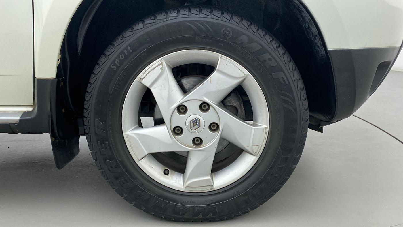 2013 Renault Duster RXZ Diesel 110 (O), Diesel, Manual, 69,201 km, Right Front Wheel