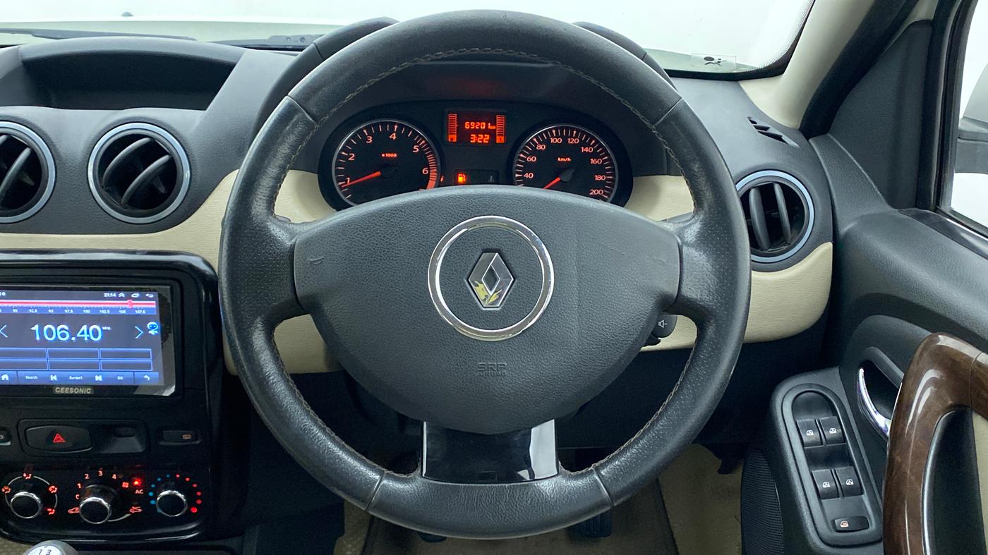 2013 Renault Duster RXZ Diesel 110 (O), Diesel, Manual, 69,201 km, Steering Wheel Close Up