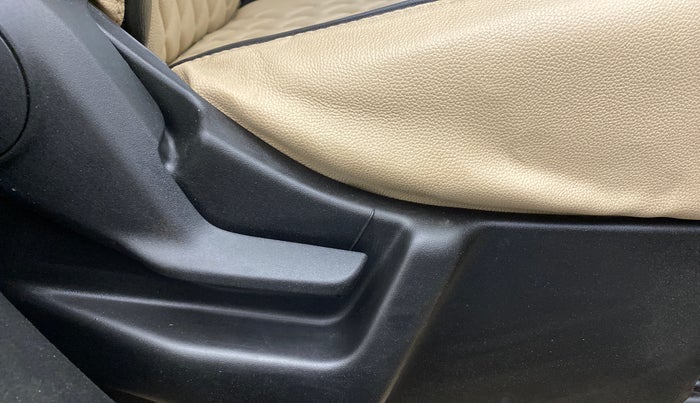 2019 Maruti New Wagon-R VXI 1.0 AMT, Petrol, Automatic, 39,845 km, Driver Side Adjustment Panel