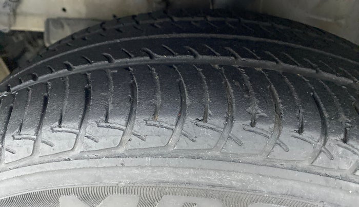 2019 Maruti New Wagon-R VXI 1.0 AMT, Petrol, Automatic, 39,845 km, Left Front Tyre Tread