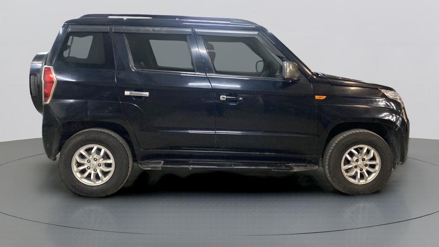 2016 Mahindra TUV300 T8, Diesel, Manual, 93,473 km, Right Side View