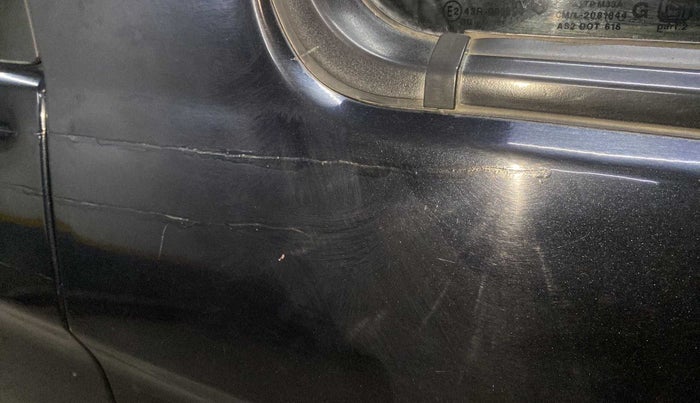 2016 Mahindra TUV300 T8, Diesel, Manual, 93,473 km, Right rear door - Slightly dented