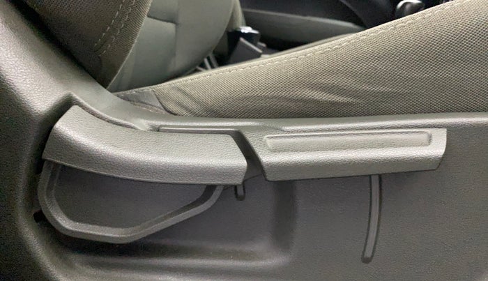 2020 Hyundai VENUE SX PLUS 1.0 TURBO DCT, Petrol, Automatic, 46,313 km, Driver Side Adjustment Panel