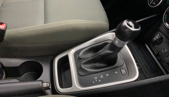 2020 Hyundai VENUE SX PLUS 1.0 TURBO DCT, Petrol, Automatic, 46,313 km, Gear Lever