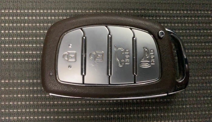 2020 Hyundai VENUE SX PLUS 1.0 TURBO DCT, Petrol, Automatic, 46,313 km, Key Close Up