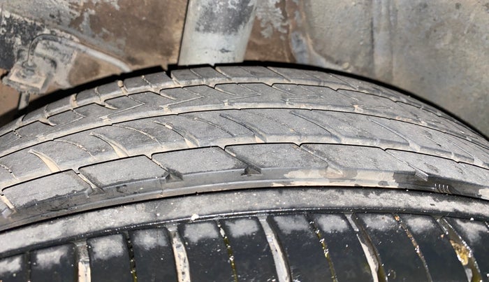 2020 Hyundai VENUE SX PLUS 1.0 TURBO DCT, Petrol, Automatic, 46,313 km, Right Rear Tyre Tread