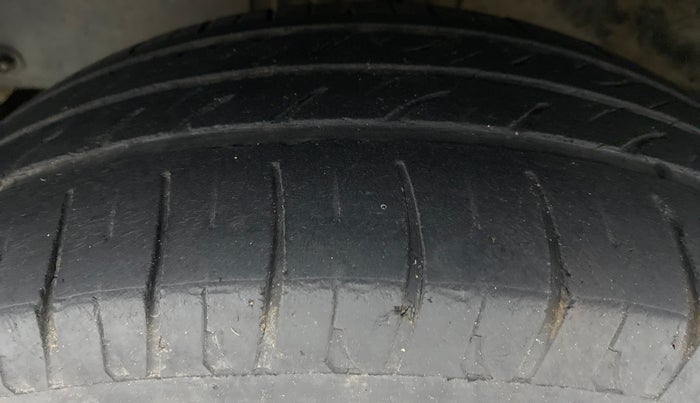 2016 Mahindra Kuv100 K8 D 6 STR, Diesel, Manual, 72,269 km, Left Front Tyre Tread