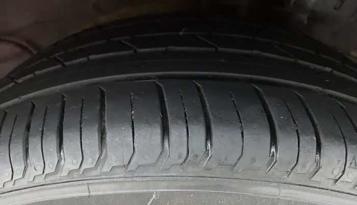 2021 Hyundai NEW I20 SPORTZ 1.2 MT, Petrol, Manual, 14,261 km, Left Rear Tyre Tread