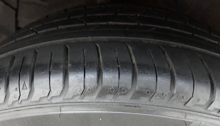 2021 Hyundai NEW I20 SPORTZ 1.2 MT, Petrol, Manual, 14,261 km, Right Rear Tyre Tread