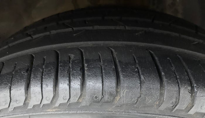 2021 Hyundai NEW I20 SPORTZ 1.2 MT, Petrol, Manual, 14,261 km, Right Front Tyre Tread