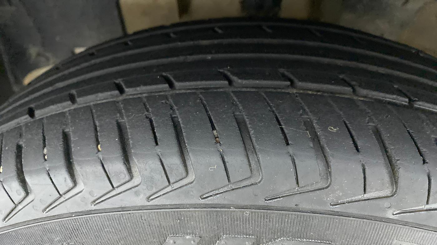 2018 Renault Kwid 1.0 RXT Opt, Petrol, Manual, 63,276 km, Left Front Tyre Tread