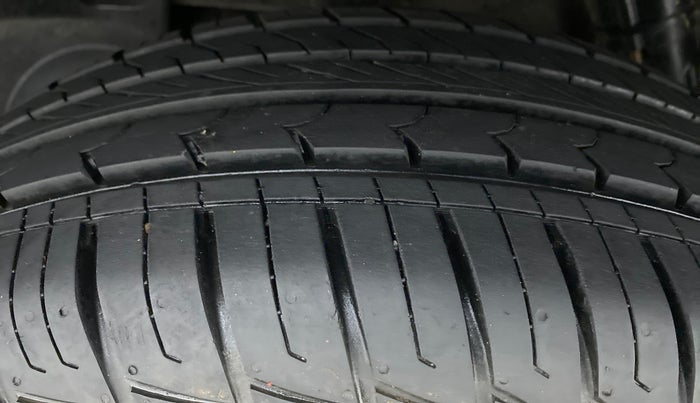 2018 Renault Duster RXZ 85 PS DIESEL, Diesel, Manual, 58,231 km, Right Rear Tyre Tread