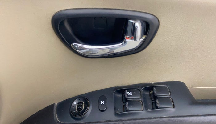 2012 Hyundai i10 SPORTZ (O) 1.2, Petrol, Manual, 83,393 km, Driver Side Door Panels Control