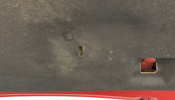 2019 Toyota YARIS J MT, Petrol, Manual, 27,652 km, Bonnet (hood) - Insulation cover has minor damage