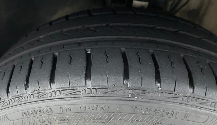 2019 Volkswagen Vento HIGHLINE PETROL, Petrol, Manual, 16,313 km, Left Front Tyre Tread