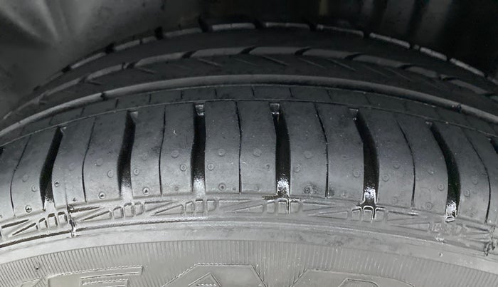 2019 Volkswagen Vento HIGHLINE PETROL, Petrol, Manual, 16,313 km, Left Rear Tyre Tread