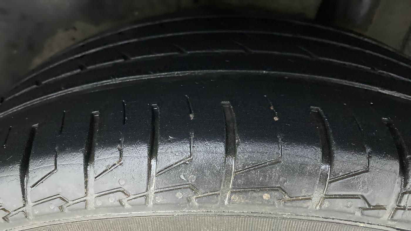 2020 Maruti S Cross ALPHA 1.5, Petrol, Manual, 28,121 km, Left Rear Tyre Tread