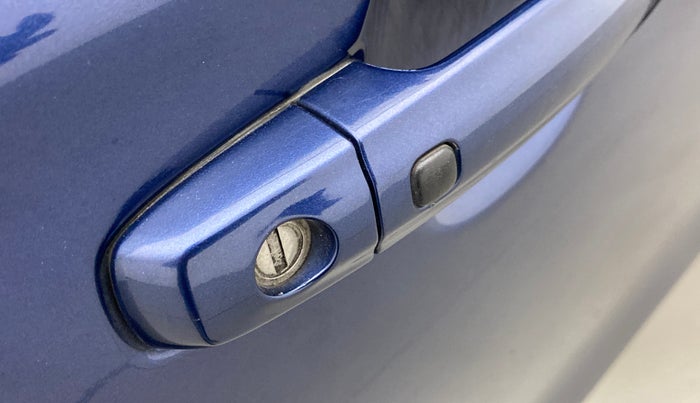 2020 Maruti S Cross ALPHA 1.5, Petrol, Manual, 28,121 km, Lock system - Keyless sensor not working