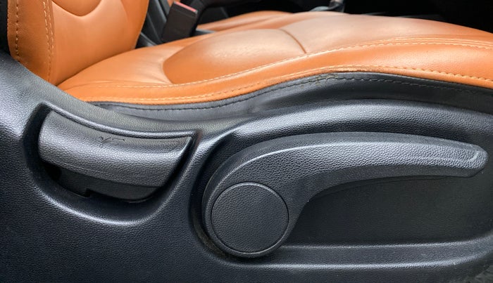 2018 Hyundai Creta SX AT 1.6 DIESEL, Diesel, Automatic, 74,337 km, Driver Side Adjustment Panel