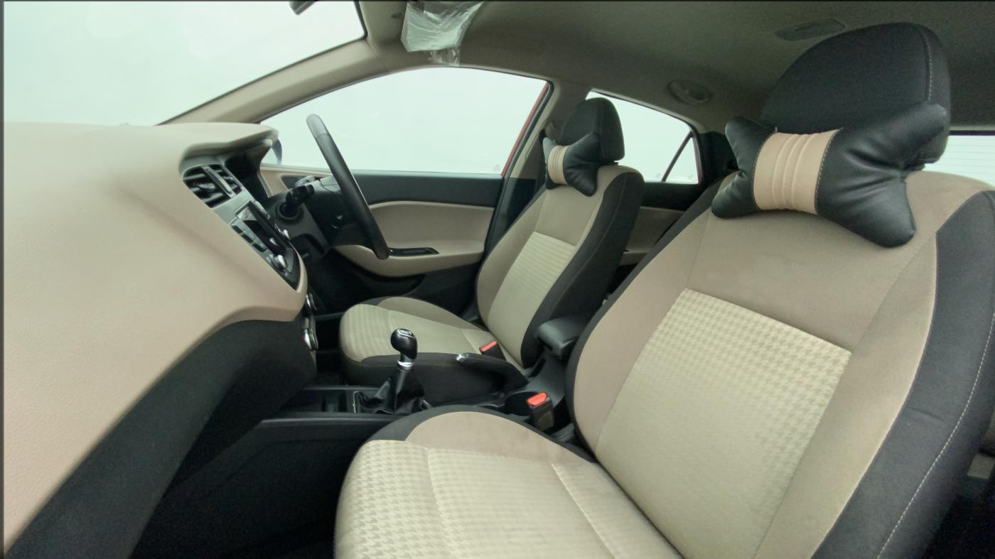 2019 Hyundai Elite i20 ASTA 1.2 (O), Petrol, Manual, 30,767 km, Right Side Front Door Cabin