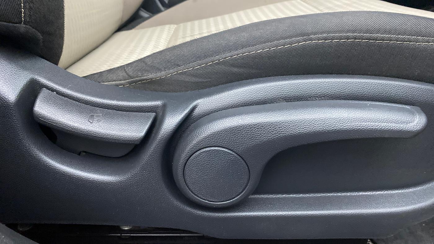 2019 Hyundai Elite i20 ASTA 1.2 (O), Petrol, Manual, 30,767 km, Driver Side Adjustment Panel