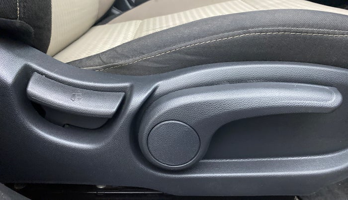 2019 Hyundai Elite i20 ASTA 1.2 (O), Petrol, Manual, 30,767 km, Driver Side Adjustment Panel