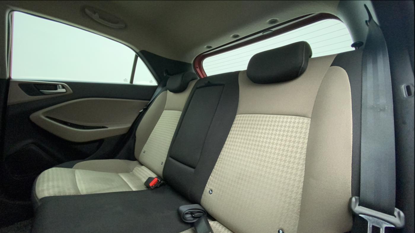 2019 Hyundai Elite i20 ASTA 1.2 (O), Petrol, Manual, 30,767 km, Right Side Rear Door Cabin