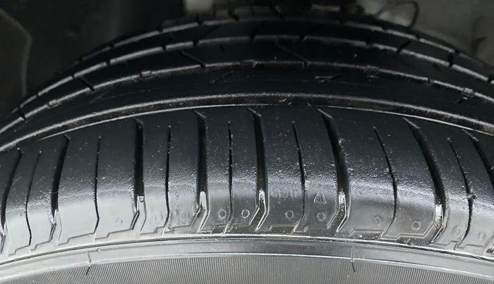 2022 Hyundai VENUE SX 1.5 CRDI, Diesel, Manual, 9,624 km, Left Front Tyre Tread