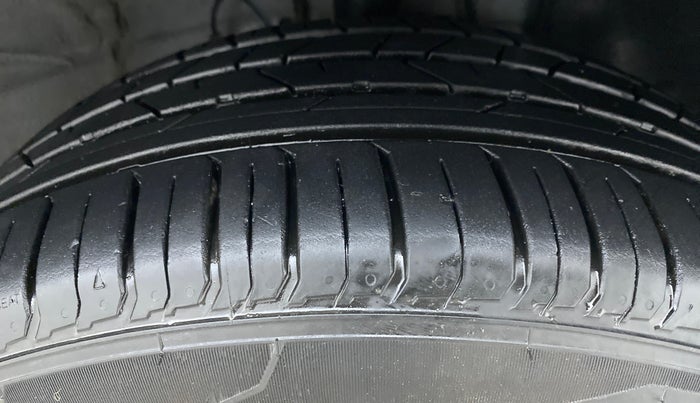 2022 Hyundai VENUE SX 1.5 CRDI, Diesel, Manual, 9,624 km, Right Front Tyre Tread
