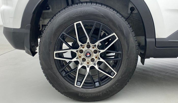 2022 Hyundai VENUE SX 1.5 CRDI, Diesel, Manual, 9,624 km, Right Rear Wheel