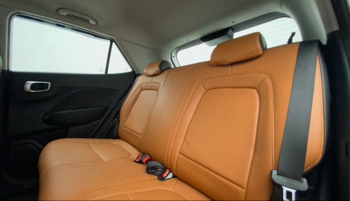 2022 Hyundai VENUE SX 1.5 CRDI, Diesel, Manual, 9,624 km, Right Side Rear Door Cabin