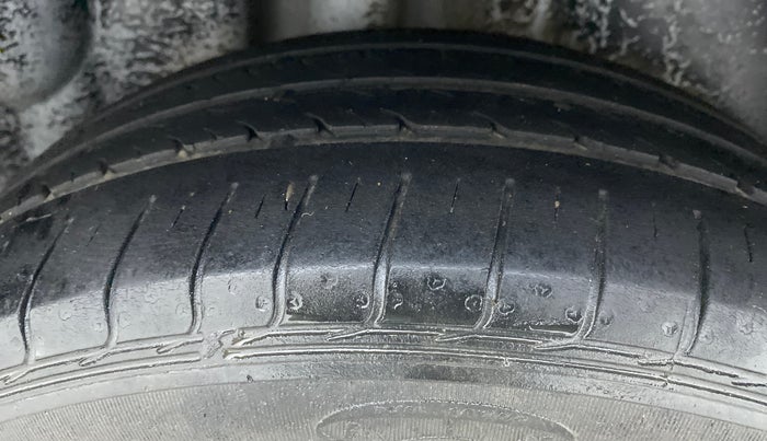 2017 Volkswagen Polo HIGHLINE1.2L PETROL, Petrol, Manual, 98,115 km, Right Rear Tyre Tread