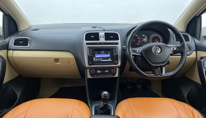 2017 Volkswagen Polo HIGHLINE1.2L PETROL, Petrol, Manual, 98,115 km, Dashboard