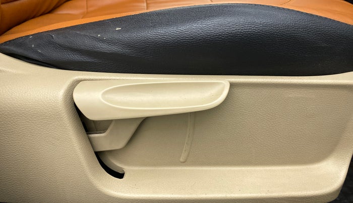 2017 Volkswagen Polo HIGHLINE1.2L PETROL, Petrol, Manual, 98,115 km, Driver Side Adjustment Panel