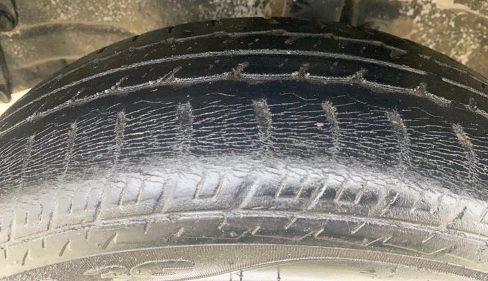 2015 Maruti Wagon R 1.0 VXI AMT, Petrol, Automatic, 31,640 km, Left Front Tyre Tread