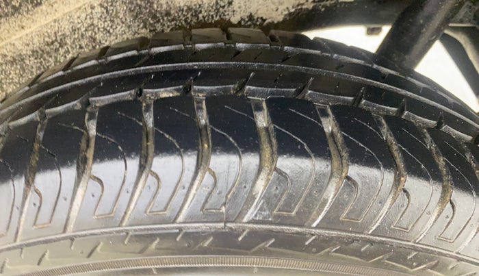2015 Maruti Wagon R 1.0 VXI AMT, Petrol, Automatic, 31,640 km, Left Rear Tyre Tread