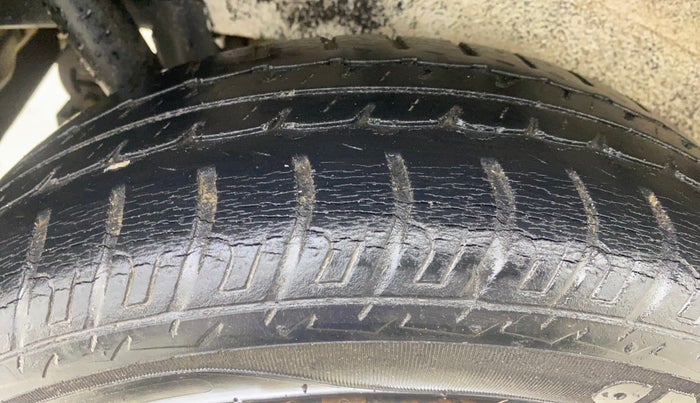 2015 Maruti Wagon R 1.0 VXI AMT, Petrol, Automatic, 31,640 km, Right Rear Tyre Tread
