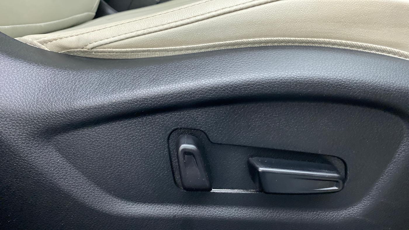 2019 KIA SELTOS HTX+ MT 1.5 DIESEL, Diesel, Manual, 20,374 km, Driver Side Adjustment Panel
