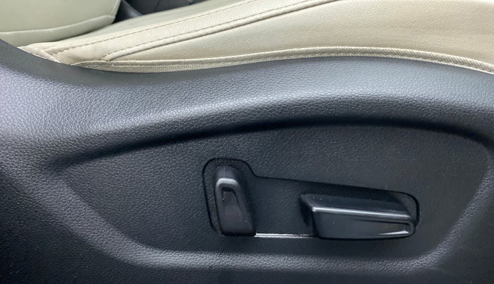 2019 KIA SELTOS HTX+ MT 1.5 DIESEL, Diesel, Manual, 20,374 km, Driver Side Adjustment Panel