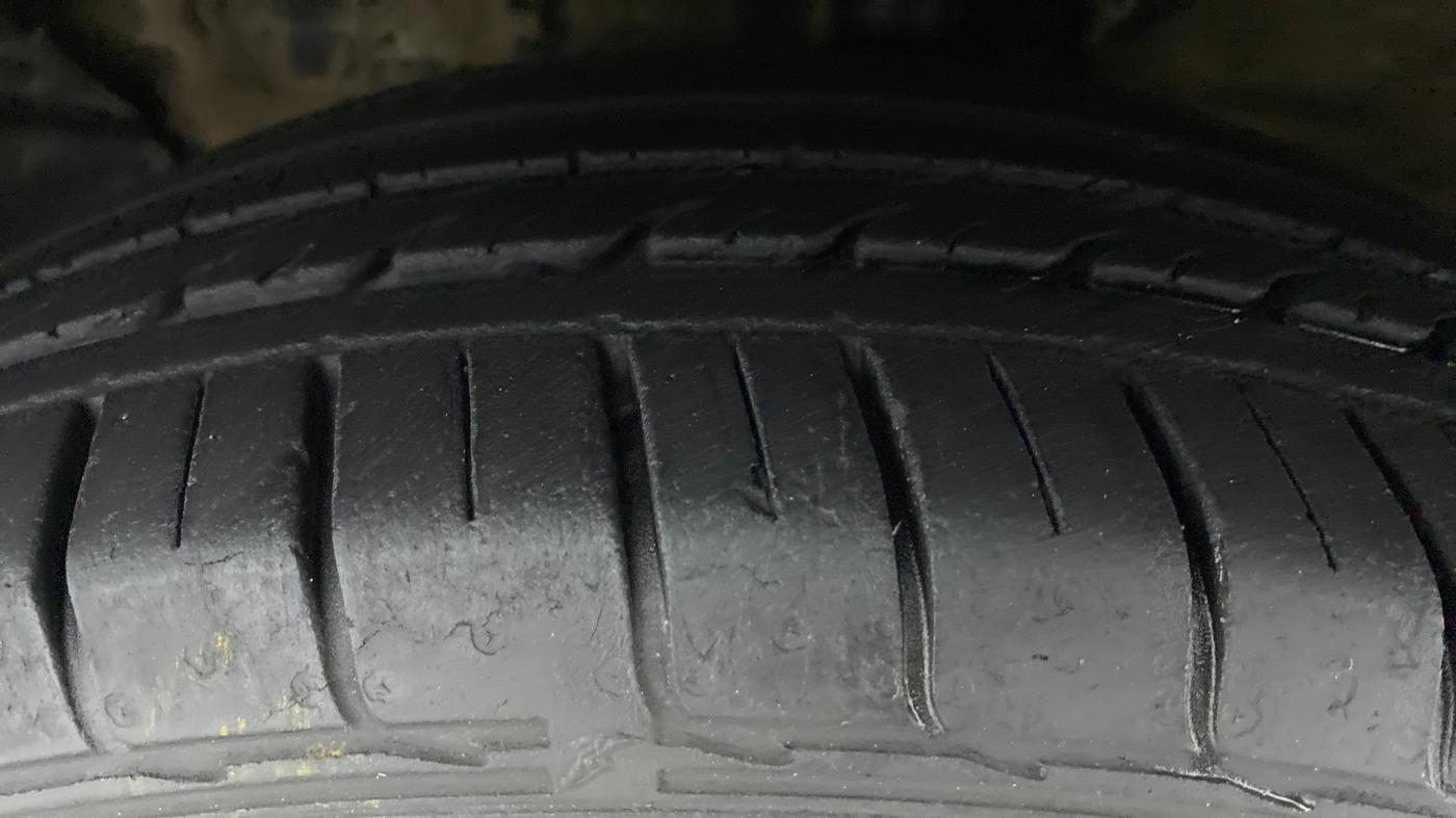 2019 KIA SELTOS HTX+ MT 1.5 DIESEL, Diesel, Manual, 20,374 km, Left Front Tyre Tread