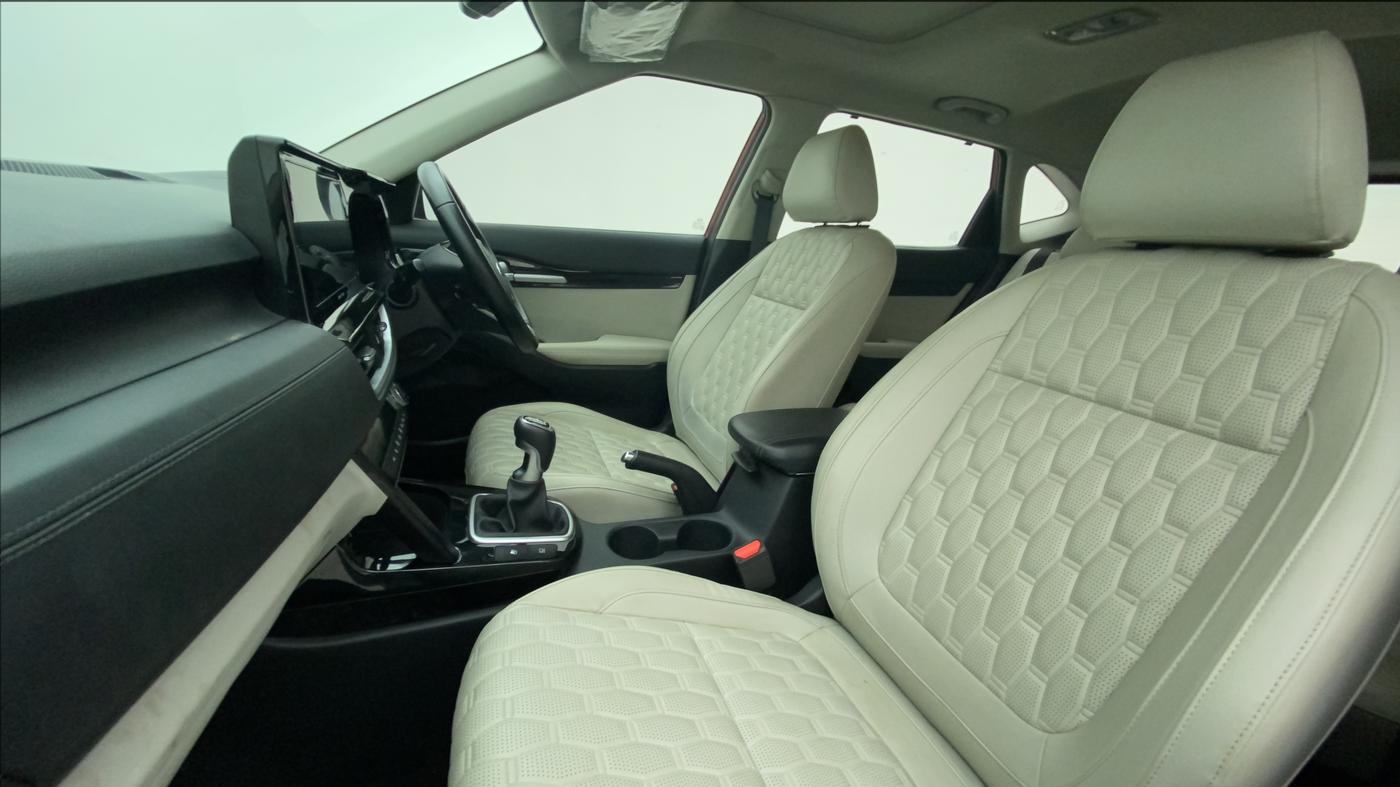 2019 KIA SELTOS HTX+ MT 1.5 DIESEL, Diesel, Manual, 20,374 km, Right Side Front Door Cabin