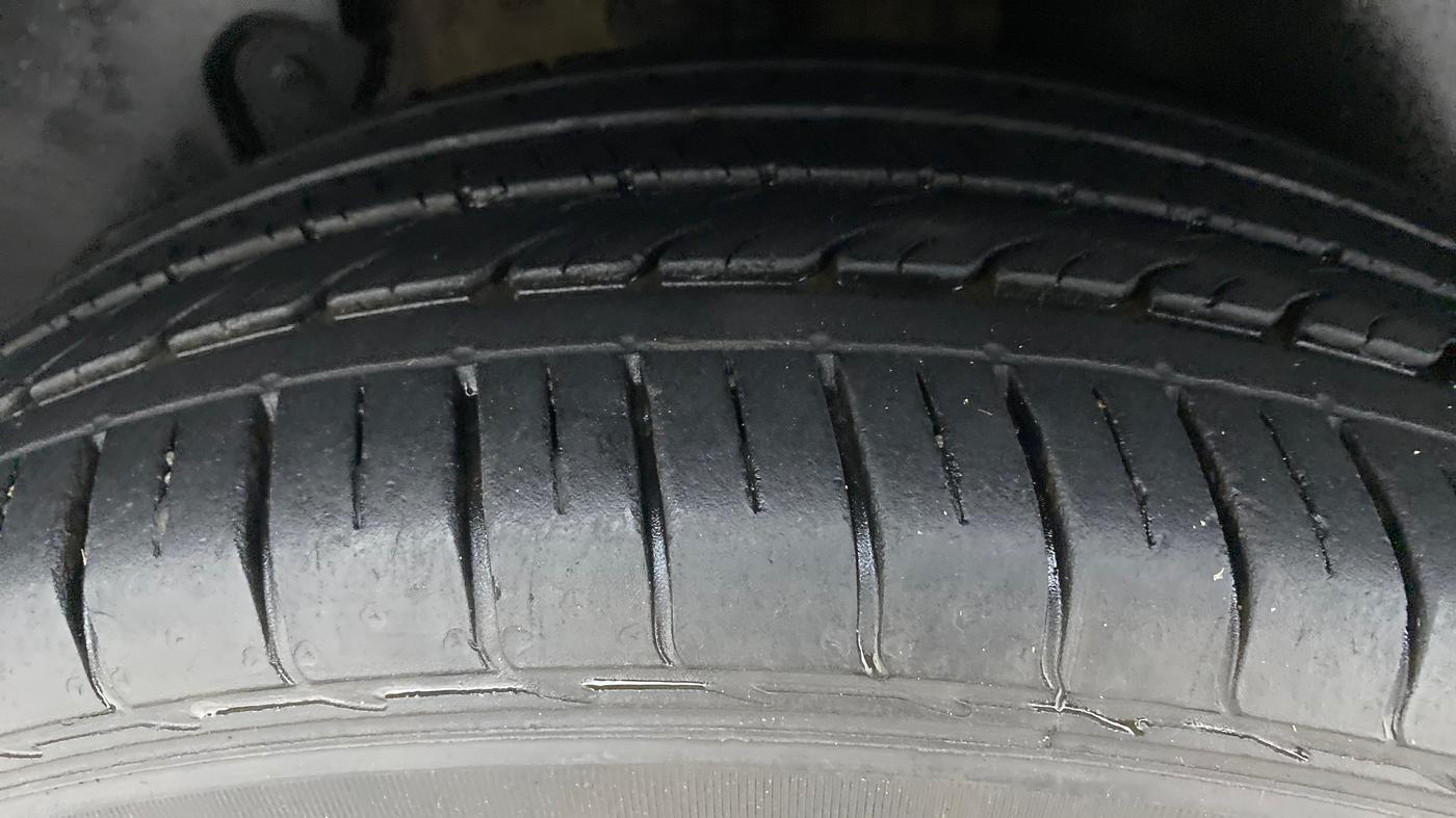 2019 KIA SELTOS HTX+ MT 1.5 DIESEL, Diesel, Manual, 20,374 km, Right Rear Tyre Tread