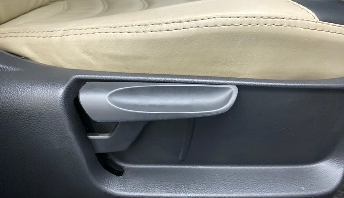 2018 Skoda Rapid 1.5 TDI MT AMBITION, Diesel, Manual, 58,503 km, Driver Side Adjustment Panel