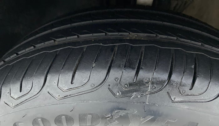 2018 Skoda Rapid 1.5 TDI MT AMBITION, Diesel, Manual, 58,503 km, Left Front Tyre Tread