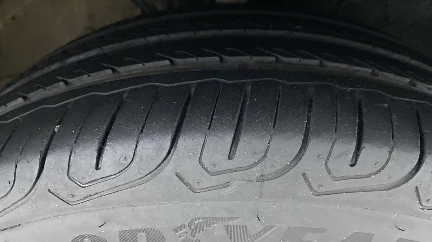 2018 Skoda Rapid 1.5 TDI MT AMBITION, Diesel, Manual, 58,503 km, Right Front Tyre Tread