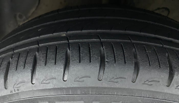 2020 Hyundai AURA SX 1.2 (O), Petrol, Manual, 11,800 km, Left Front Tyre Tread